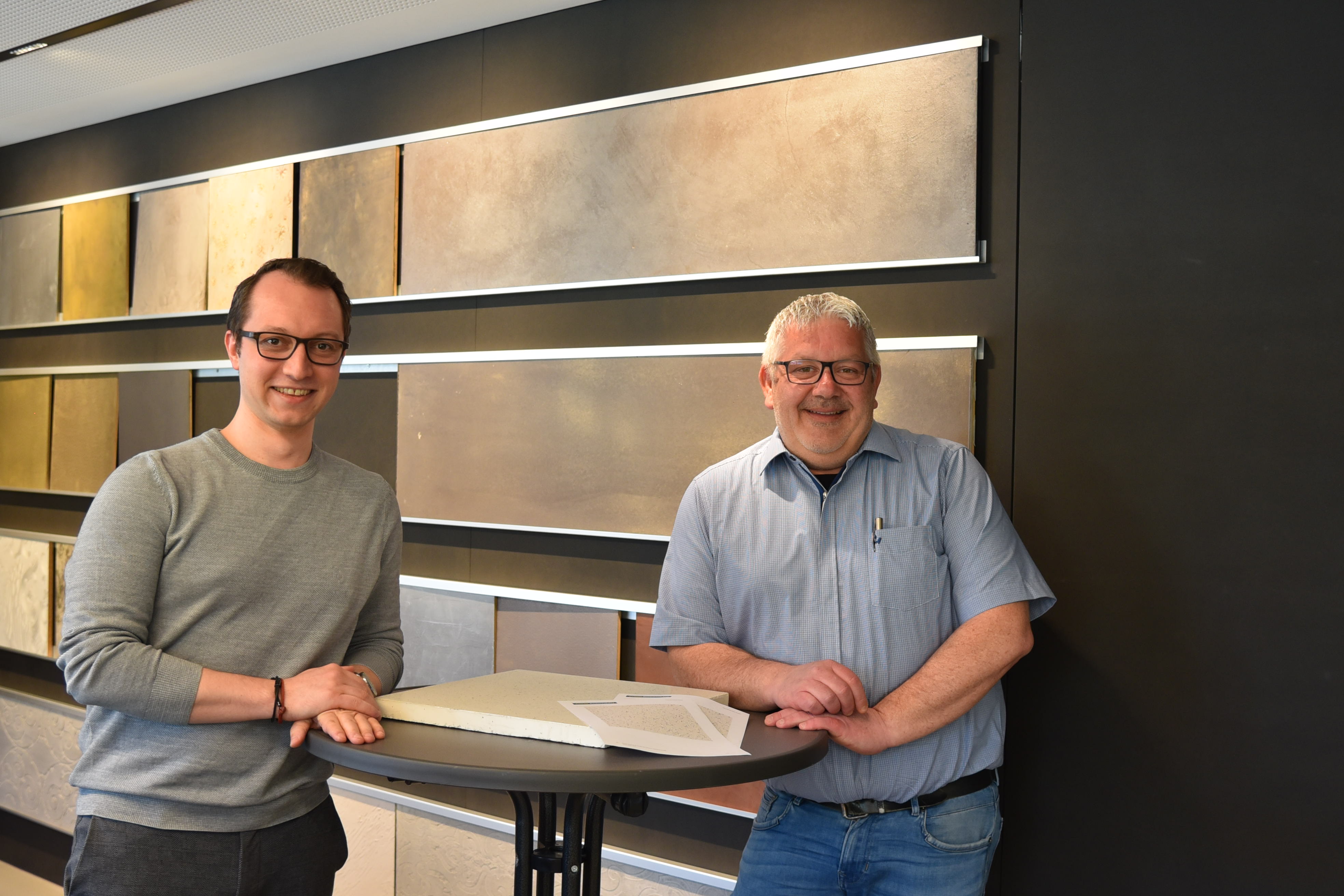 Martin Bischof von offbeats Software-Solutions (links) und Markus Küng von Küng Bodenbau (rechts)